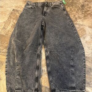 Black Relaxed Fit Jeans with Vintage Wash